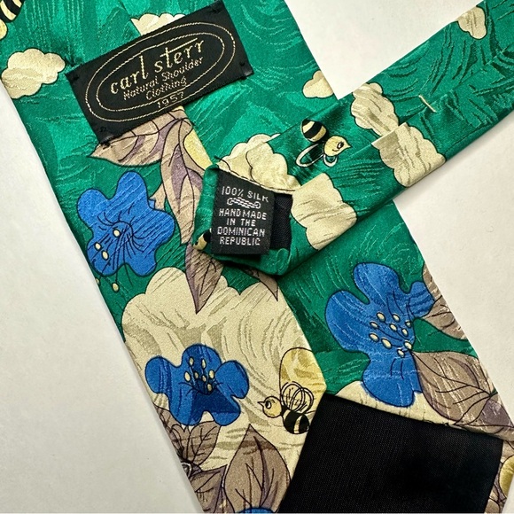 Vintage Carl Sterr 1857 Cartoon Bears & Bees Classic All Silk Handmade Tie - Picture 2 of 5